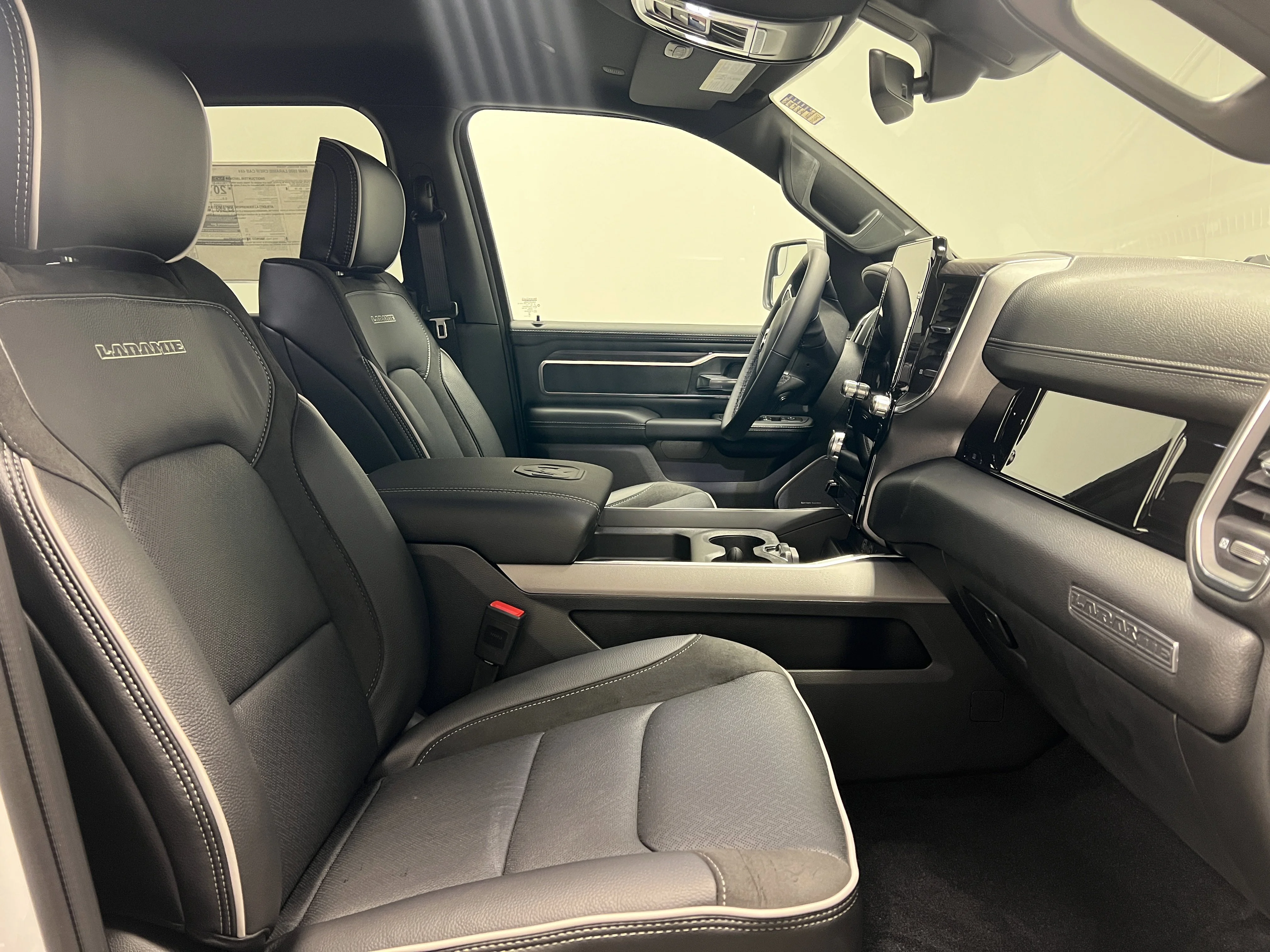 2026 RAM 1500 Laramie - Photo 16