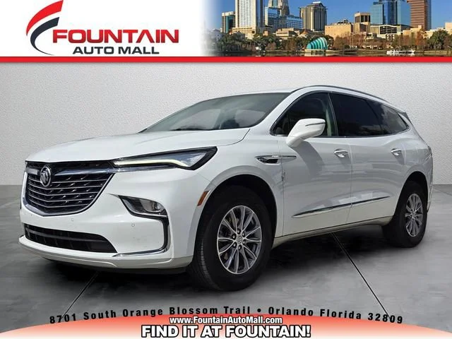 2024 Buick Enclave Essence's photo