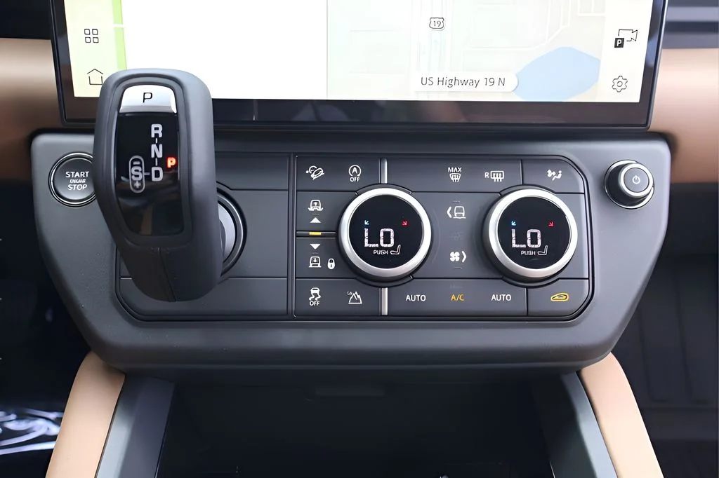New 2026 Fuji White Land Rover X-Dynamic SE image 25