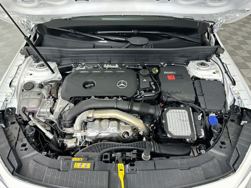 New 2026 Polar White Mercedes-Benz GLB 250 image 30