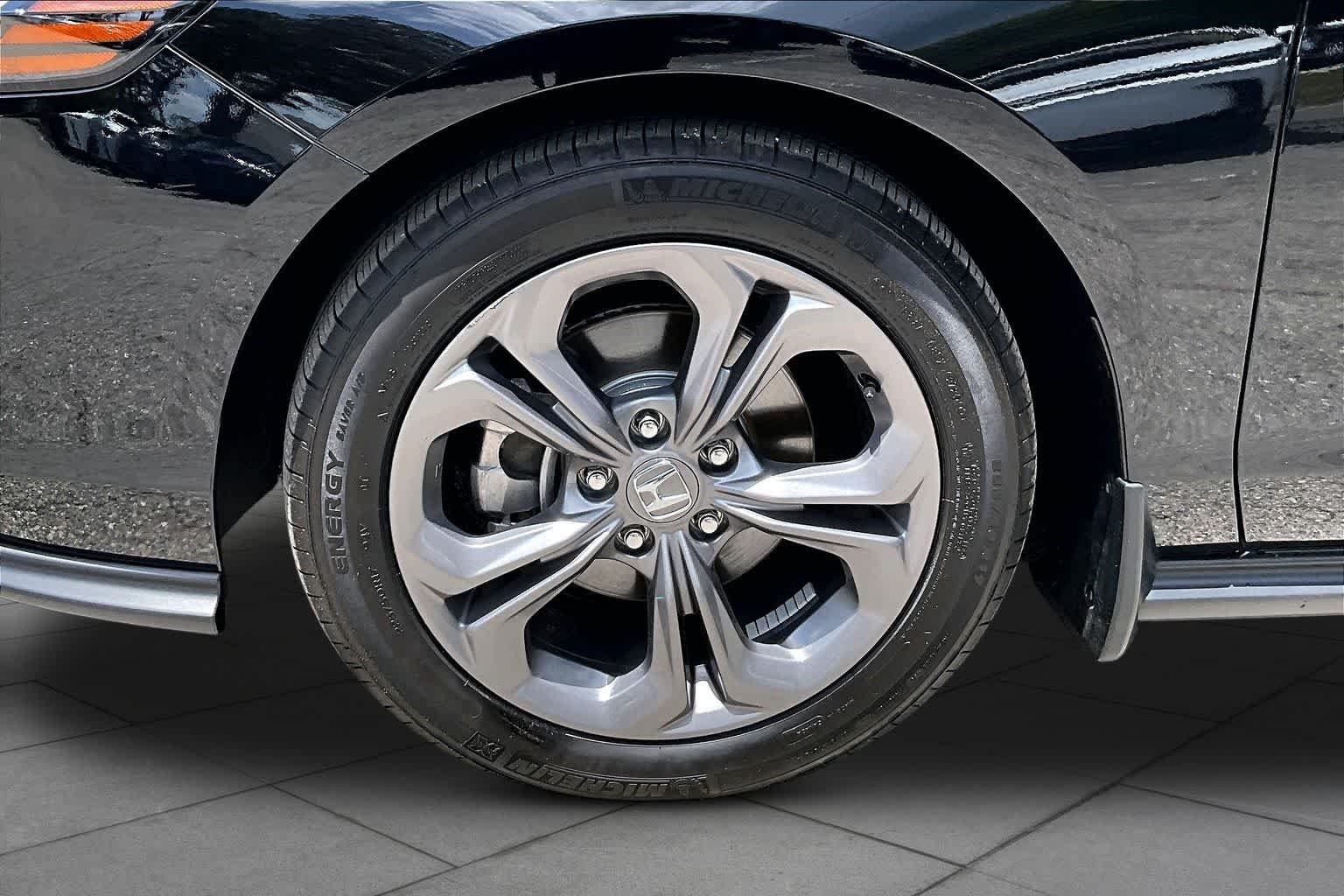 Used 2024 Crystal Black Pearl Honda EX image 11