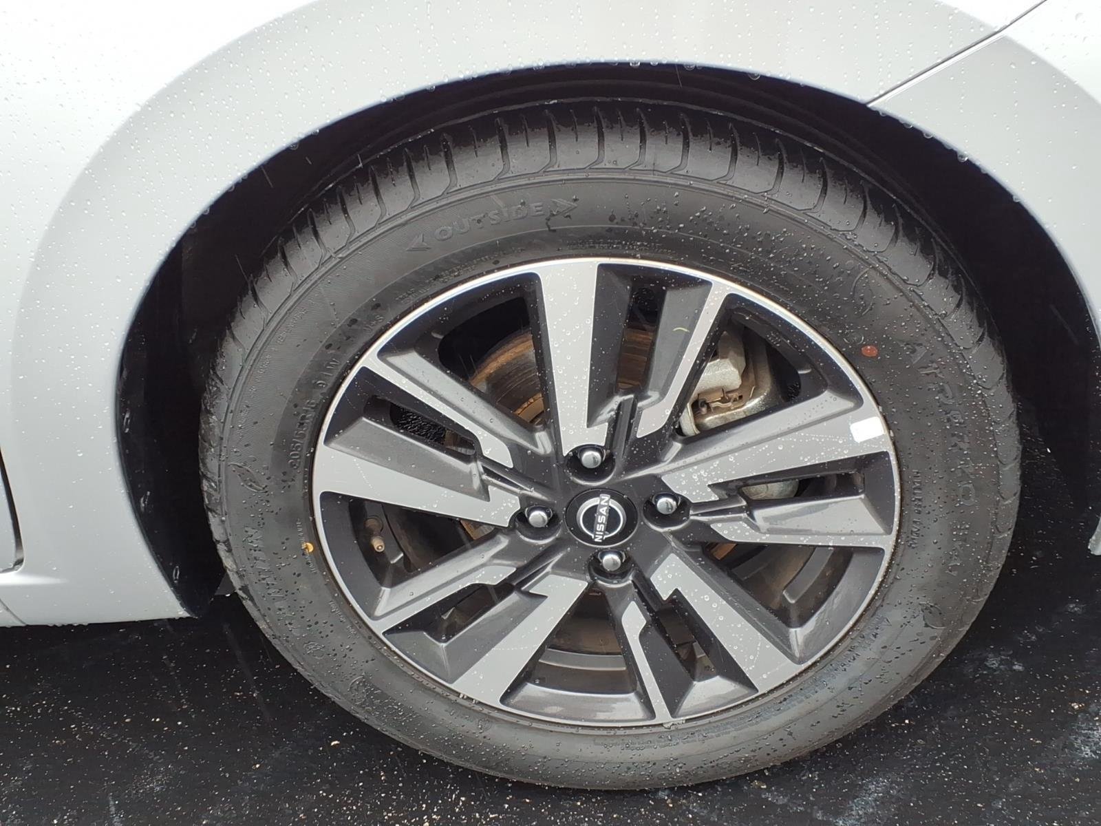 Used 2025 Brilliant Silver Metallic Nissan SV image 10