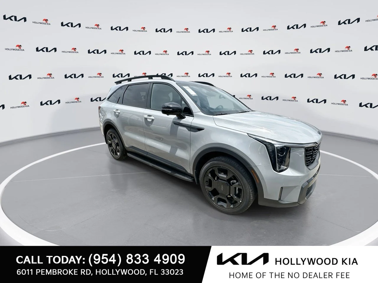 New 2025 Wolf Gray Kia  image 2