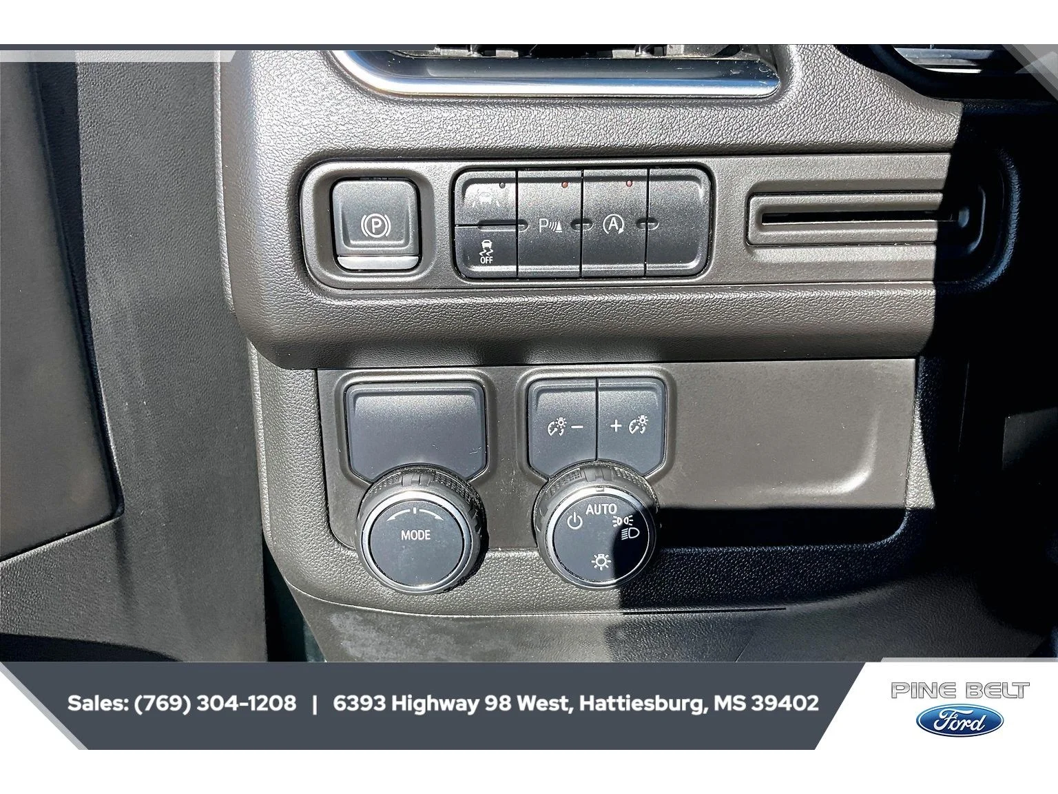 Used 2024 Silver Sage Metallic Chevrolet LT image 23