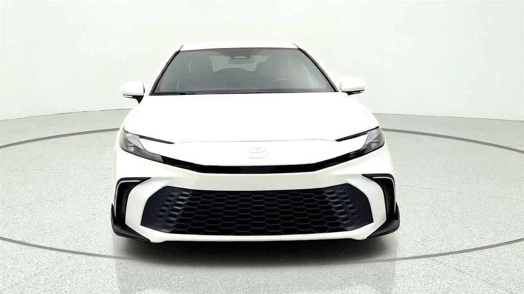 Used 2025 Ice Cap Toyota SE w/ Convenience Pkg image 2