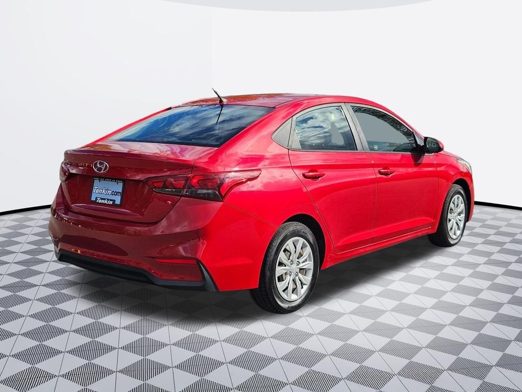 Used 2021 Pomegranate Red Metallic Hyundai SE image 5