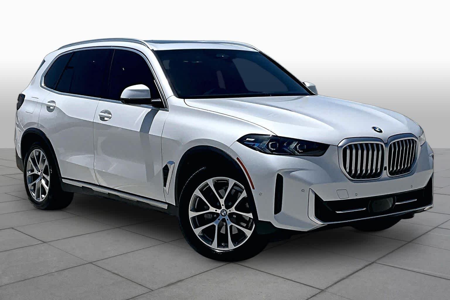 Used 2024 Mineral White Metallic BMW sDrive40i image 2