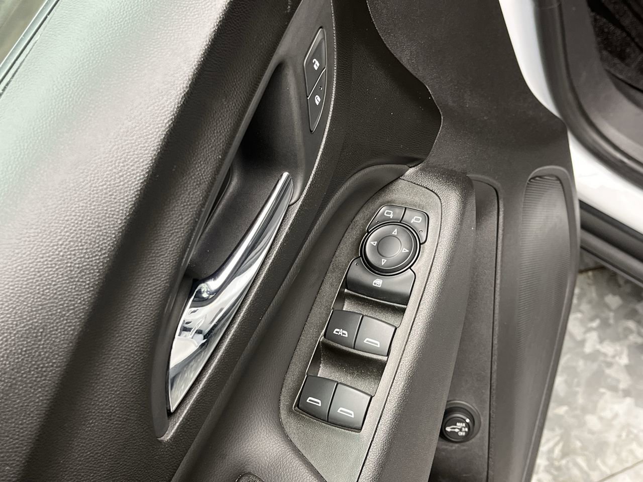 2020 Chevrolet Equinox LT - Photo 8