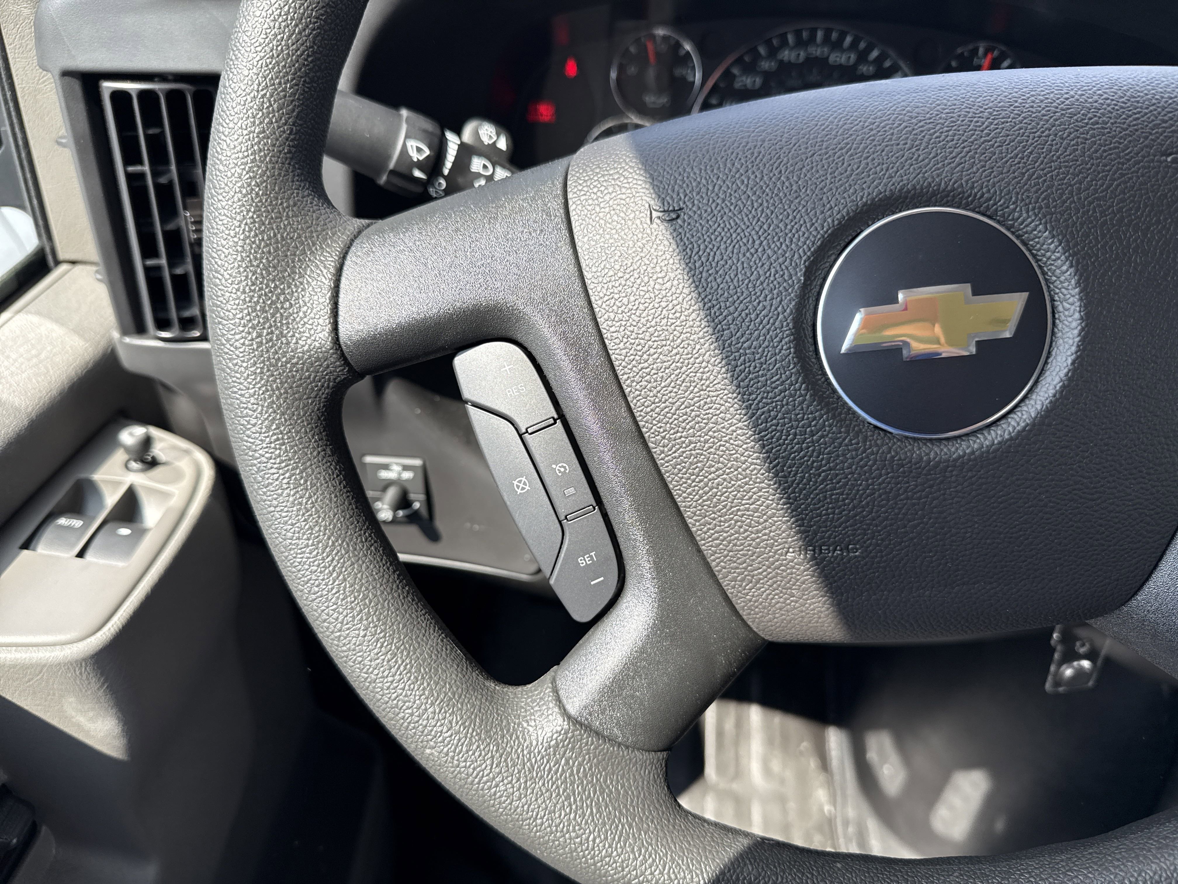 2025 Chevrolet Express Cargo Work Van - Photo 13
