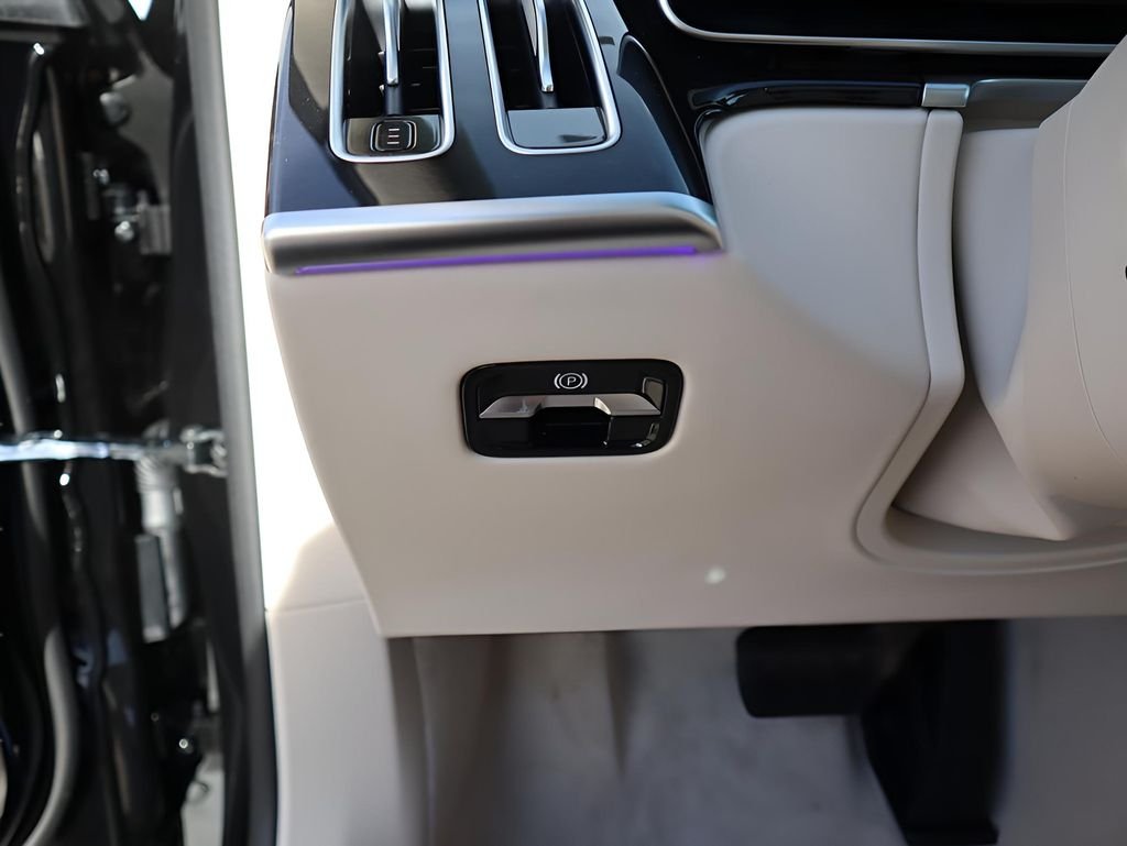 New 2026 Obsidian Black Metallic Mercedes-Benz S 580 image 29