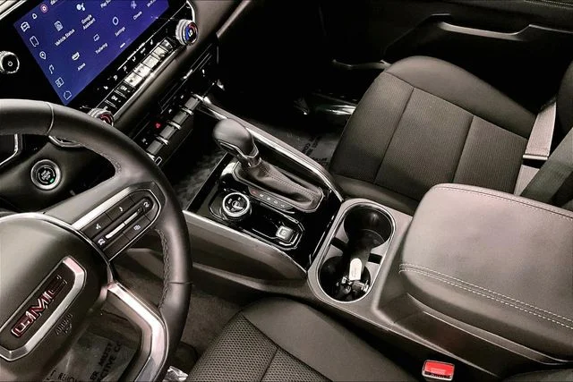 Used 2024 Summit White GMC Elevation image 17