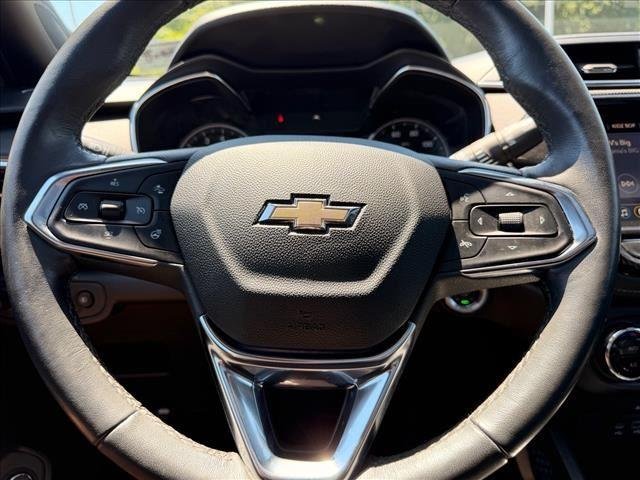Used 2023 Iridescent Pearl Tricoat Chevrolet ACTIV image 14