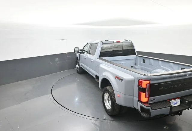 New 2026 Glacier Gray Metallic Tri-Coat Ford F-350® Platinum® image 28