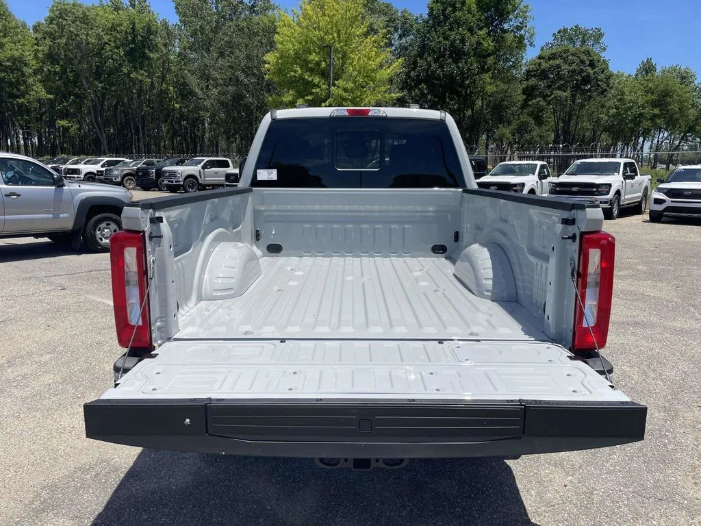 New 2026 Avalanche Ford F-250® XL image 10