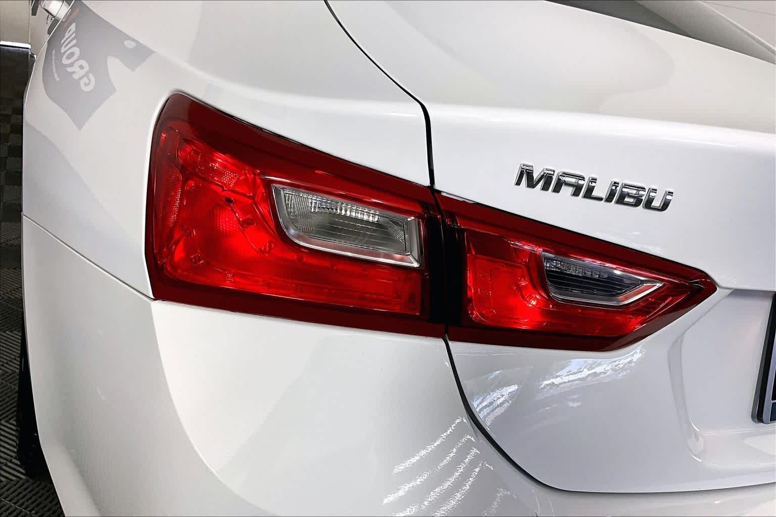 Used 2022 Summit White Chevrolet LS image 27