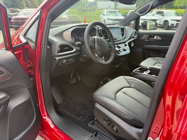 New 2027 Red Hot Pearl-Coat Exterior Paint Chrysler Select image 13