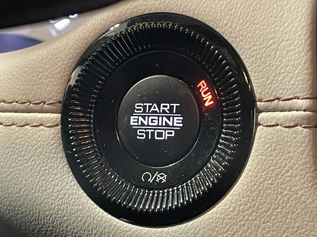 Used 2023 White Jeep Limited image 28