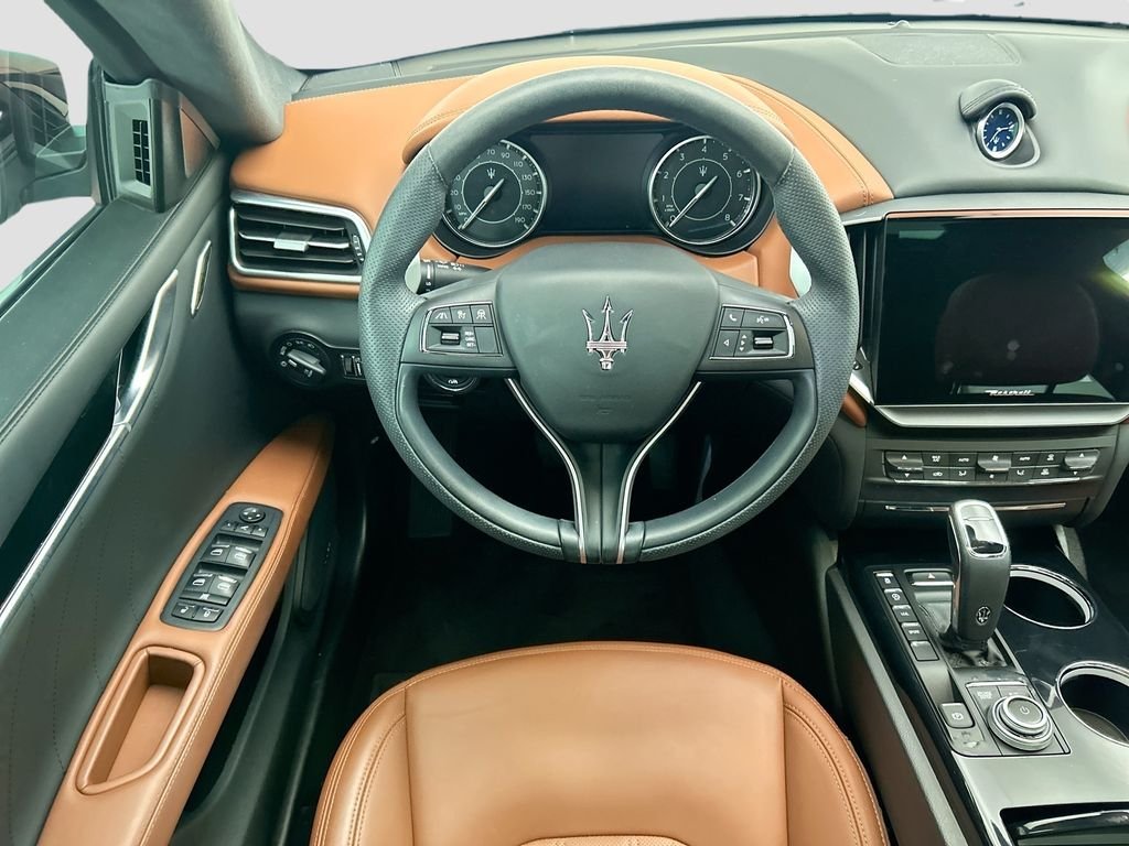 Used 2023  Maserati Modena image 10