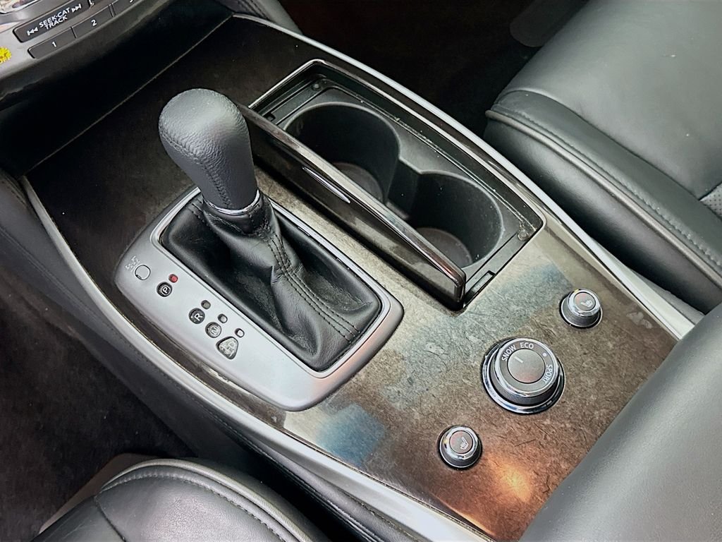 Used 2015 Liquid Platinum INFINITI Base image 16