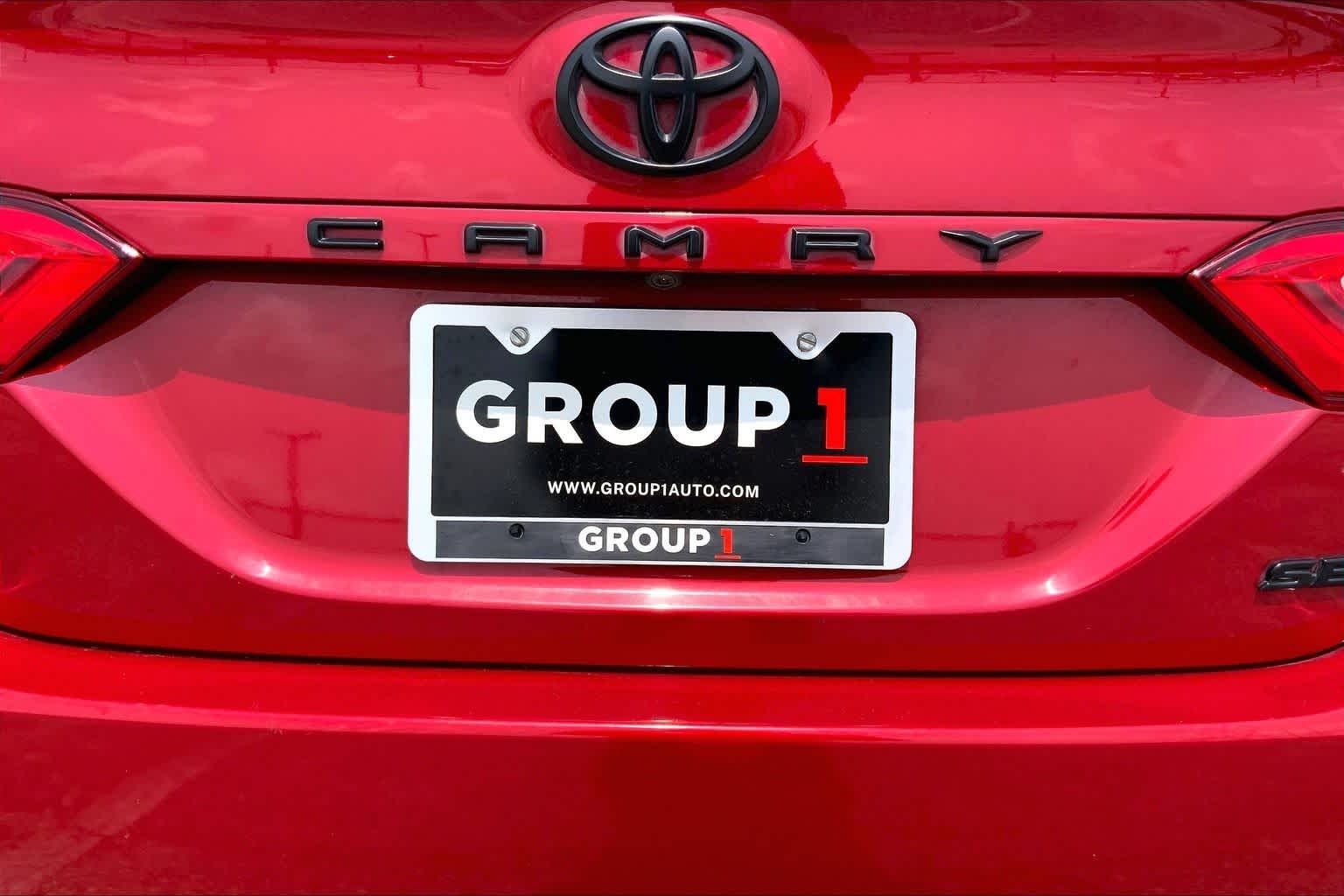 Used 2020 Supersonic Red Toyota SE image 10