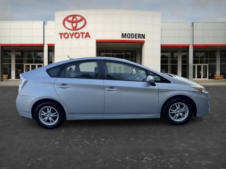 Used 2010 Silver Toyota I image 4