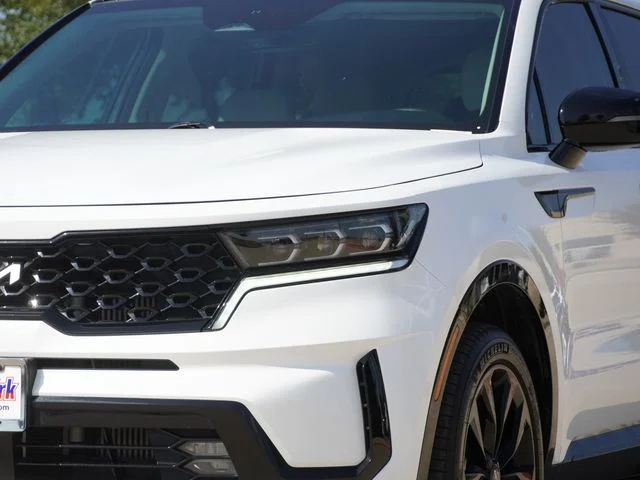 Used 2023 White Kia SX image 4