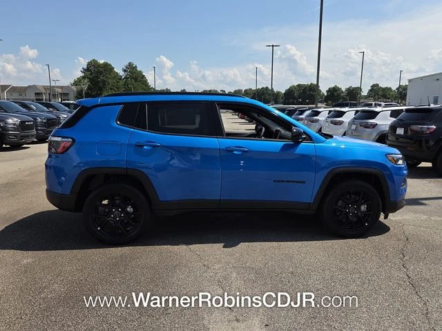 New 2026 Hydro Blue Pearl-Coat Exterior Paint Jeep Latitude image 12