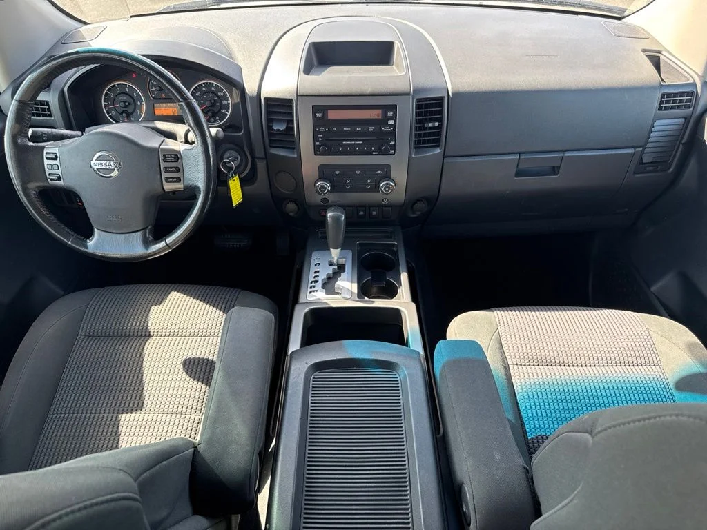 Used 2010 Silver Nissan SE image 16