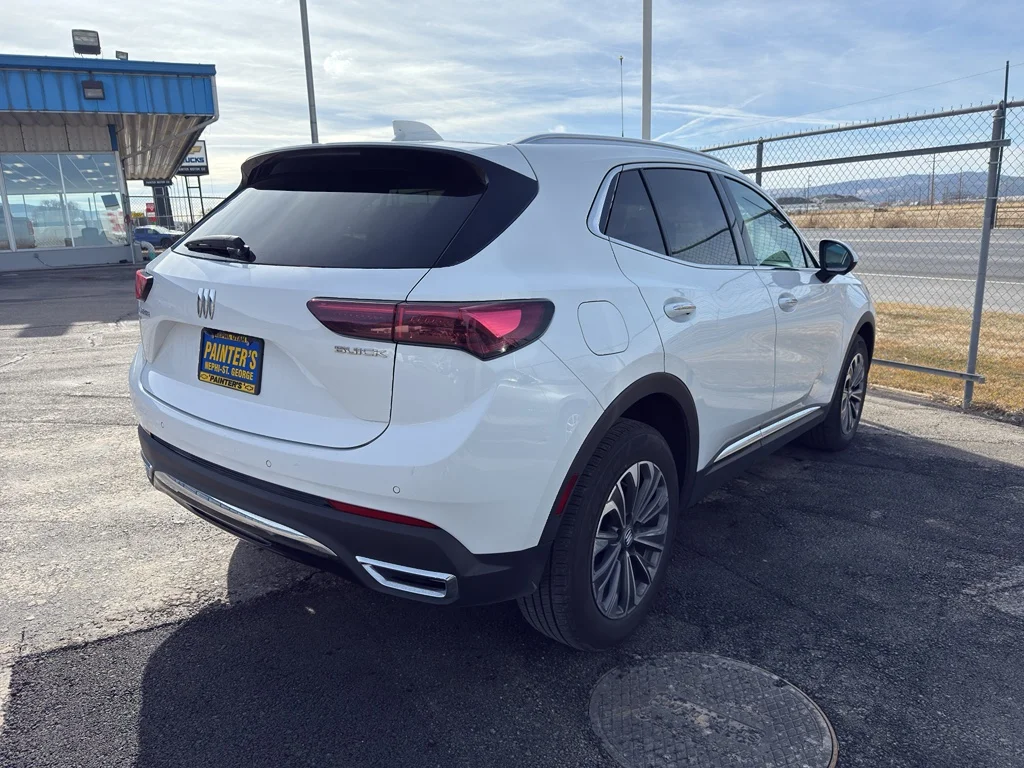 Used 2024 Summit White Buick Preferred image 5