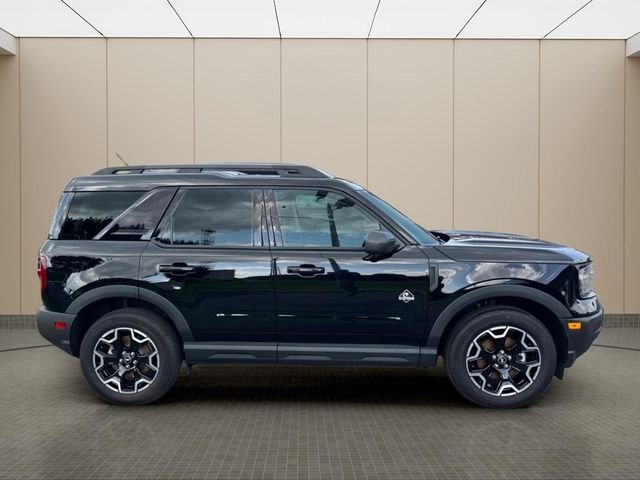 Used 2025 Black Ford Outer Banks image 12