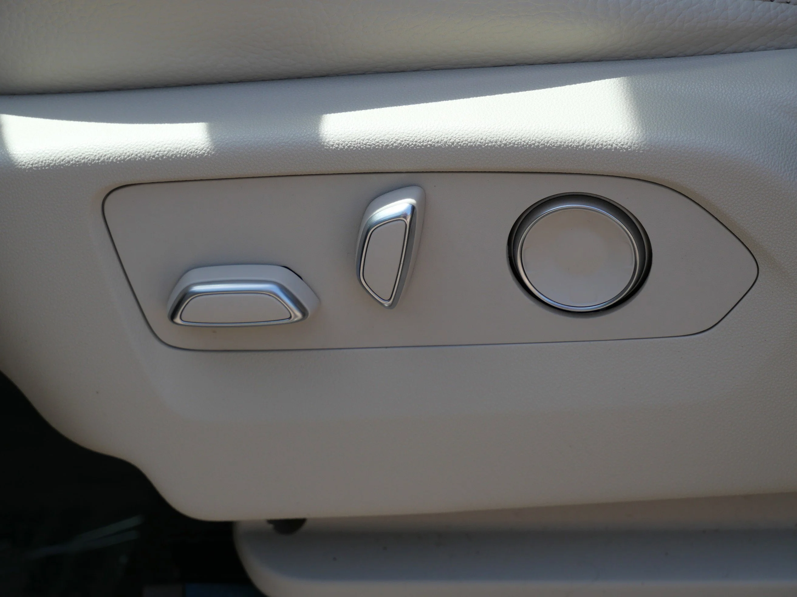 2024 GMC Yukon XL Denali - Photo 12