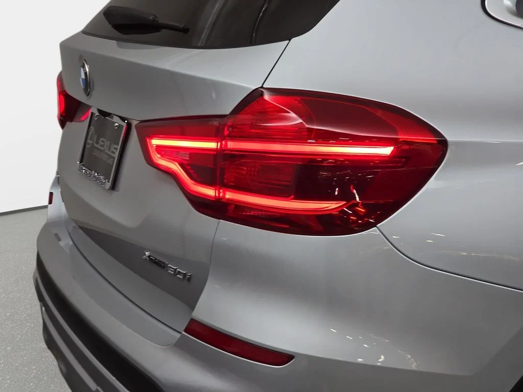 Used 2019 Silver BMW xDrive30i image 35