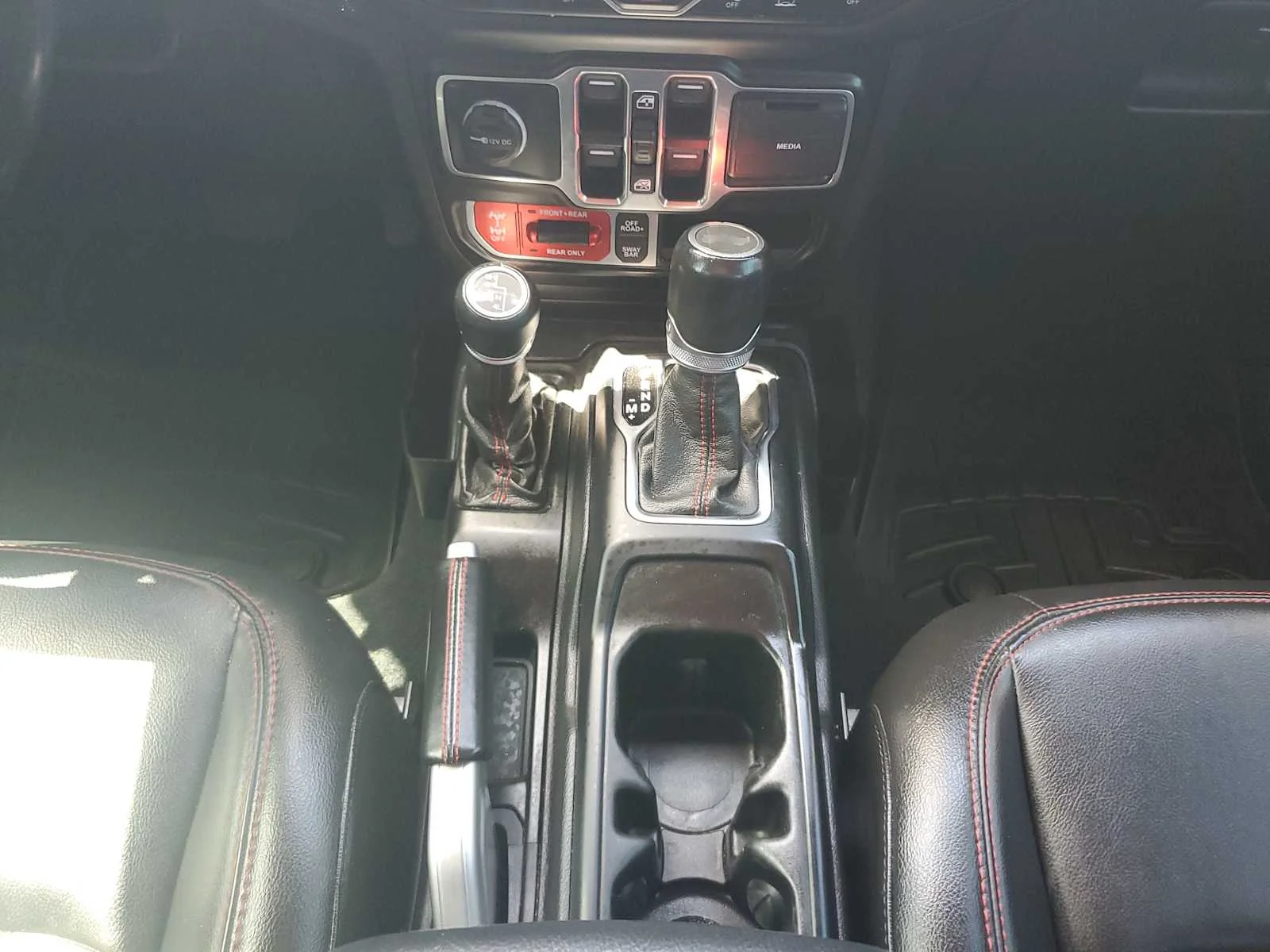 Used 2021  Jeep Unlimited Rubicon image 19