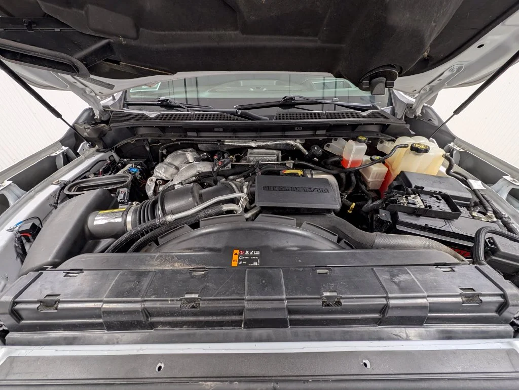 Used 2022 White Frost Tricoat GMC Denali image 34