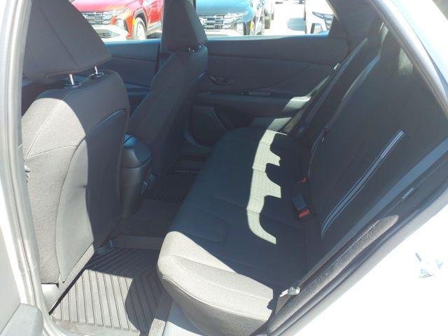 New 2026 White Hyundai SEL Sport image 10