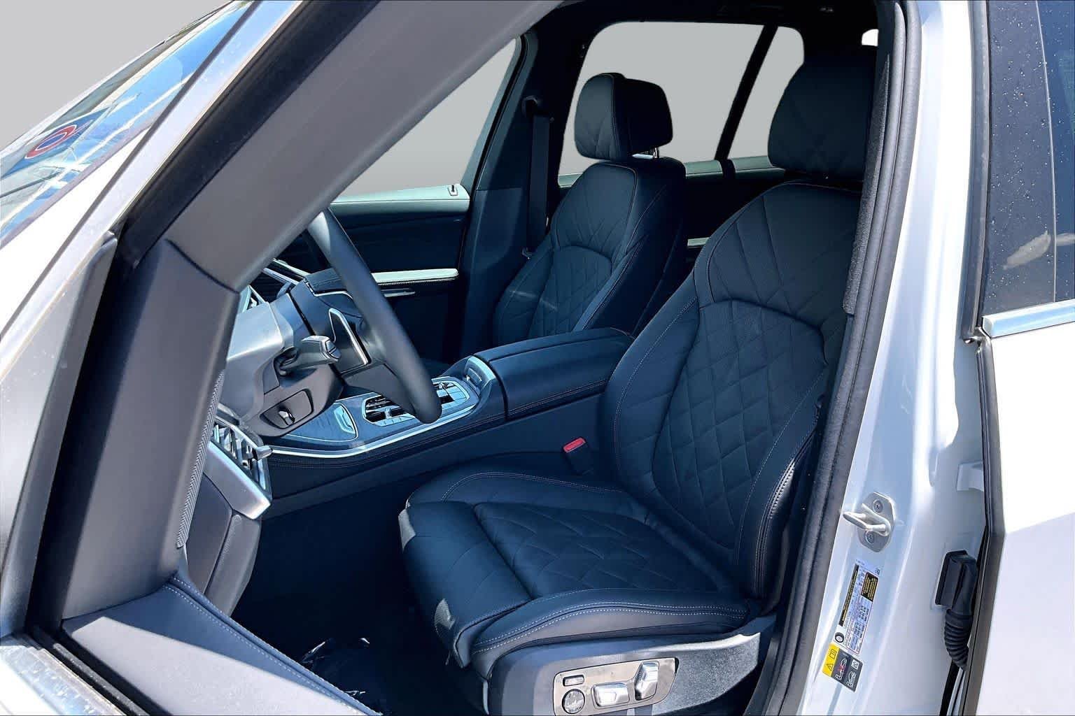 New 2026 Alpine White BMW xDrive50e image 9