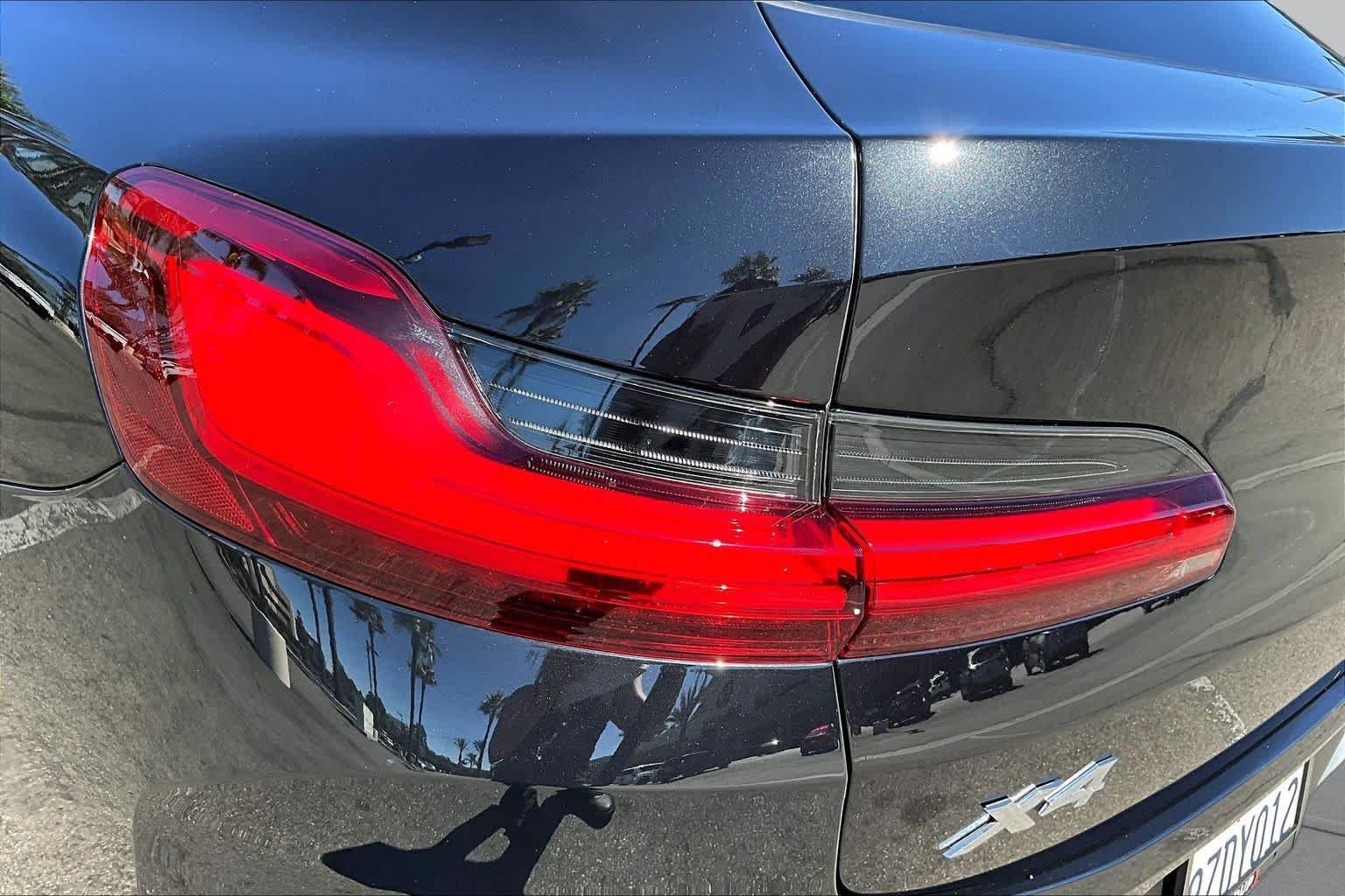 Used 2024 Black Sapphire Metallic BMW xDrive30i image 27