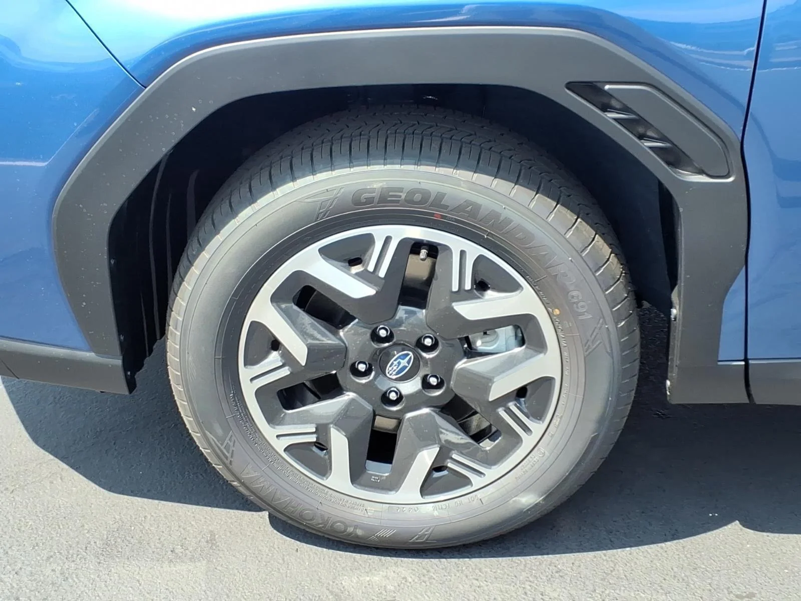 New 2026 Daybreak Blue Pearl Subaru Premium image 19