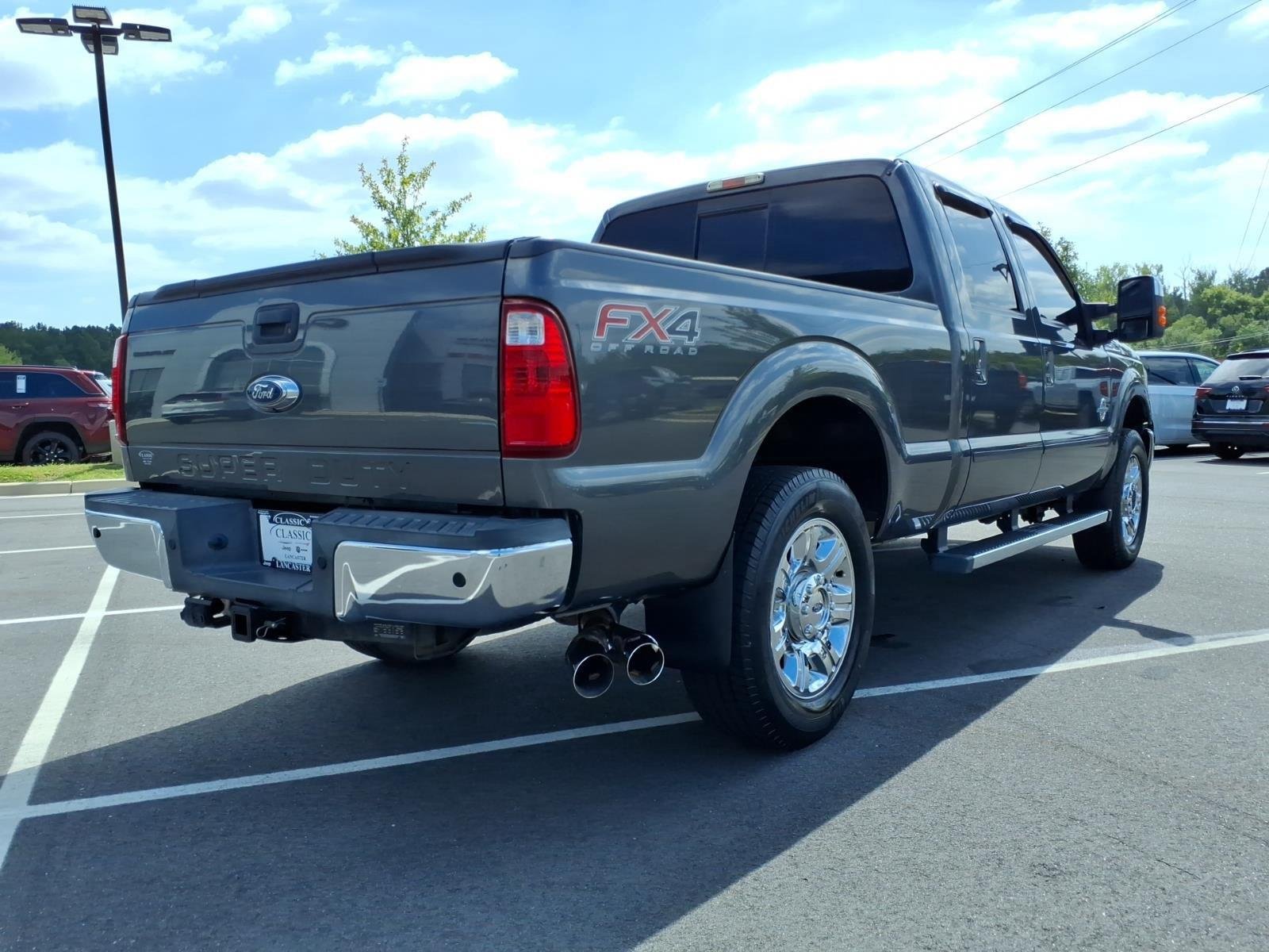 Used 2015  Ford Lariat image 2