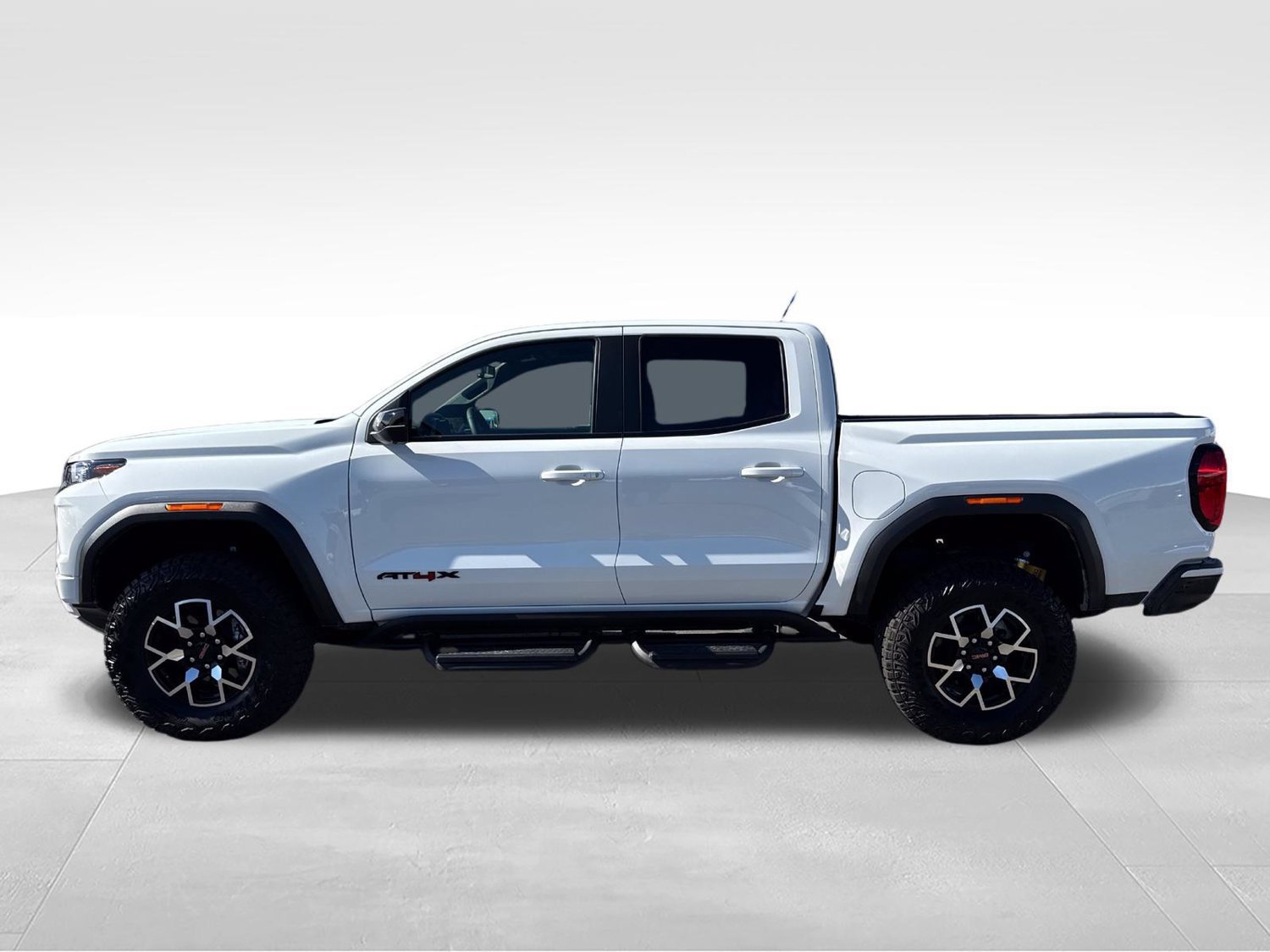 Used 2024 GMC Canyon AT4X with VIN 1GTP6EEK2R1258886 for sale in Kansas City