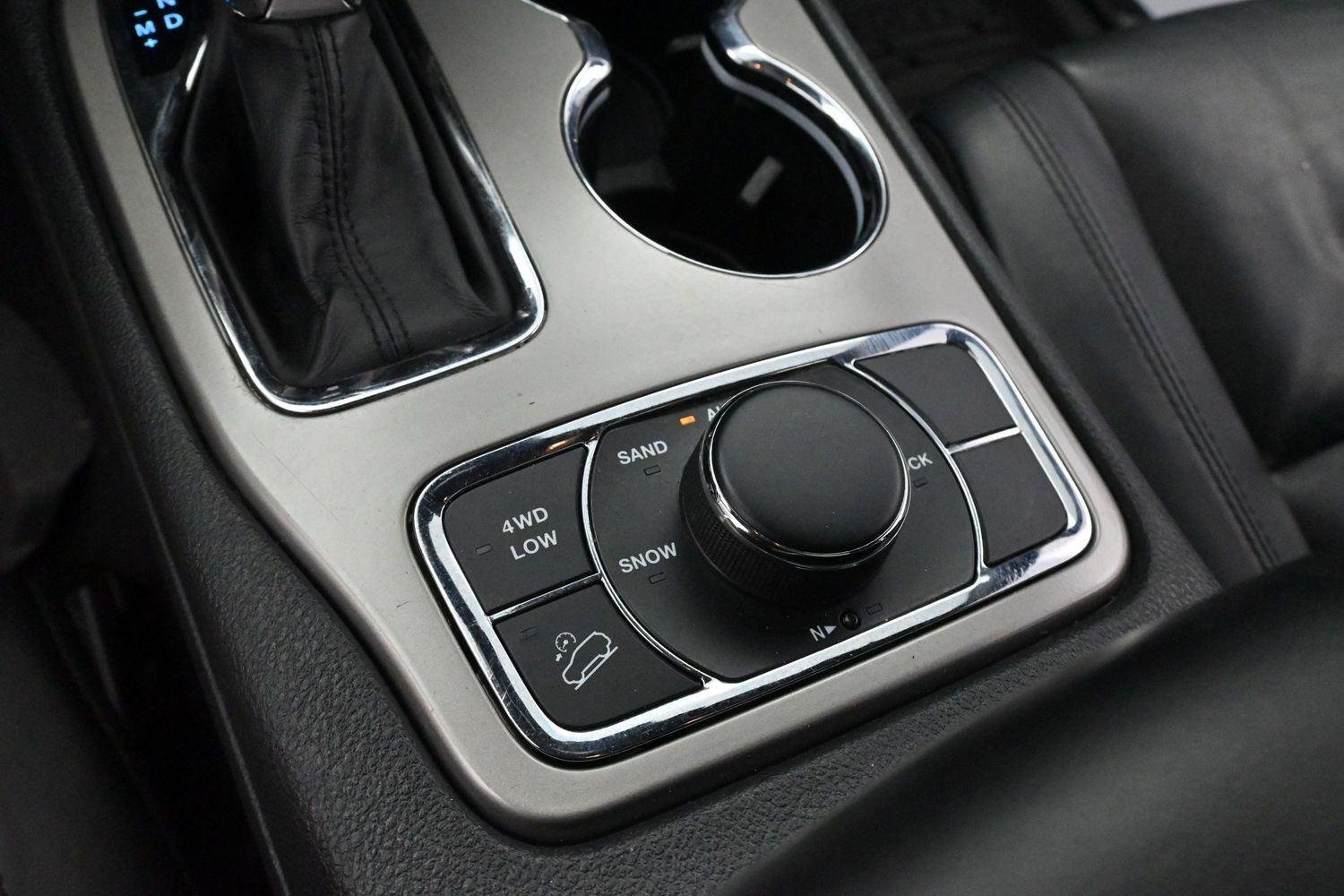 Used 2021 Bright White Clearcoat Jeep Limited image 19