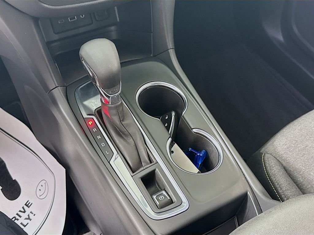 Used 2022 Silver Ice Metallic Chevrolet LT image 19