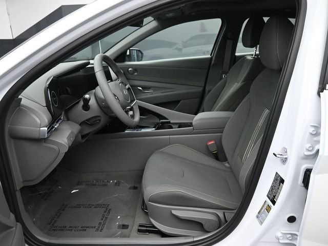 Certified Used 2025 White Hyundai SEL Convenience image 12