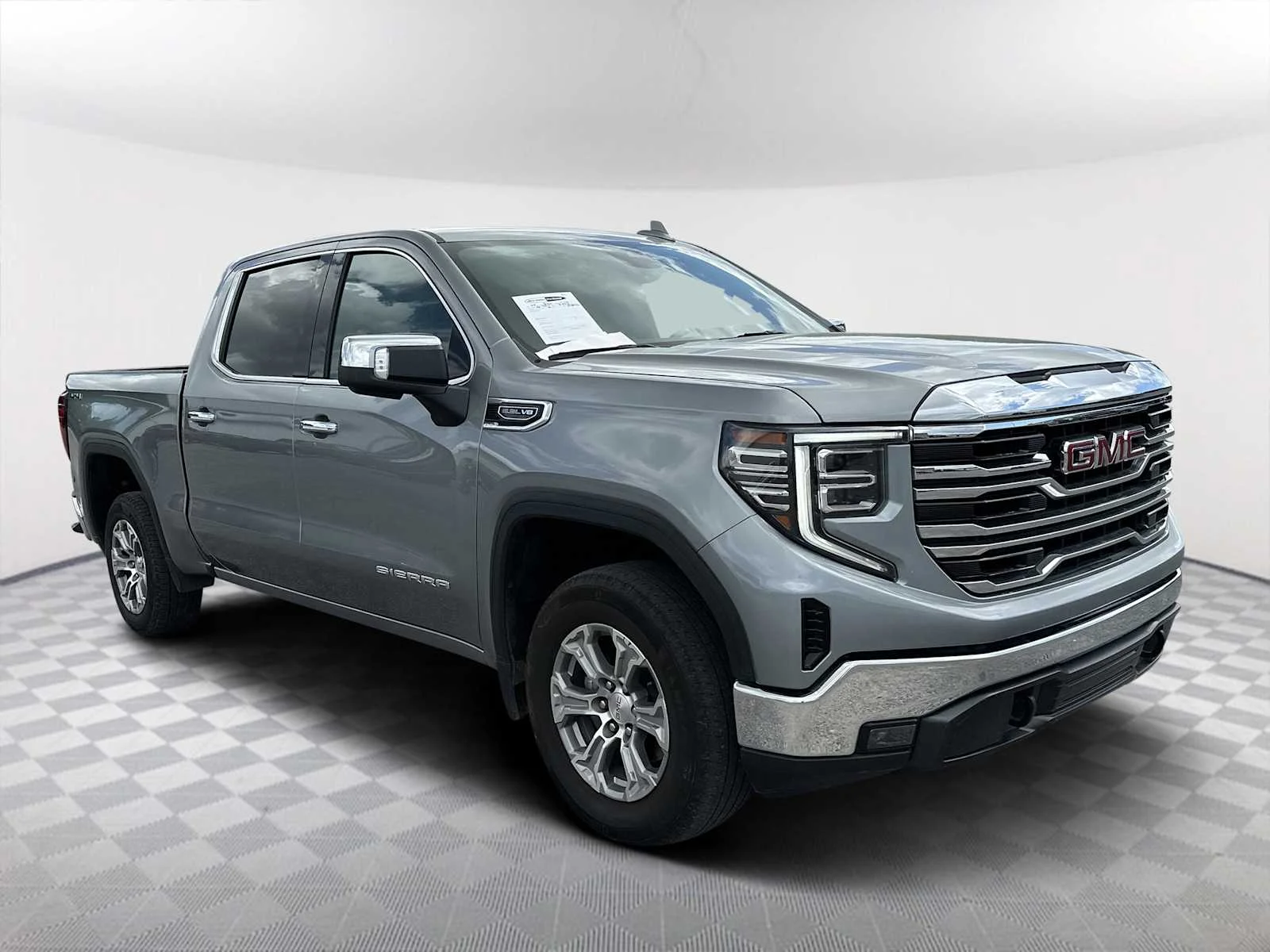2025 GMC Sierra 4WD Crew Cab Short Box SLT's photo