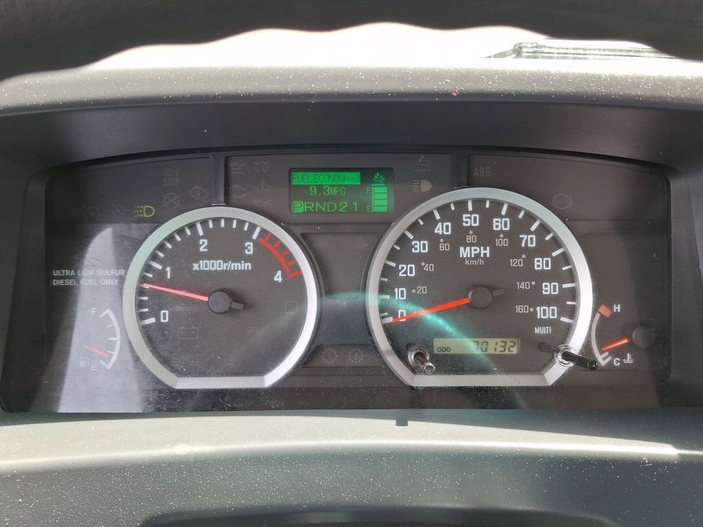 Used 2016 White Isuzu IBT PWL image 10