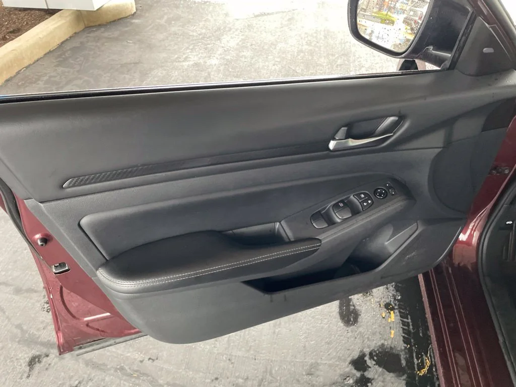 Used 2024 Red Nissan 2.5 SV image 18