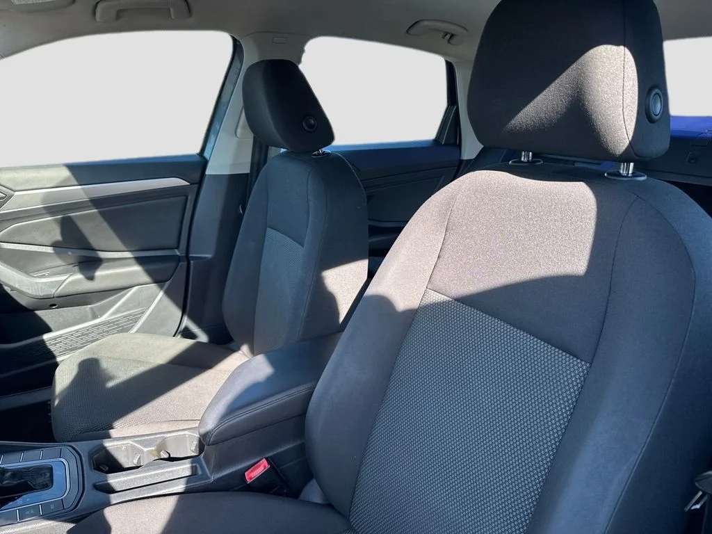Used 2019 Platinum Gray Metallic Volkswagen 1.4T S image 9