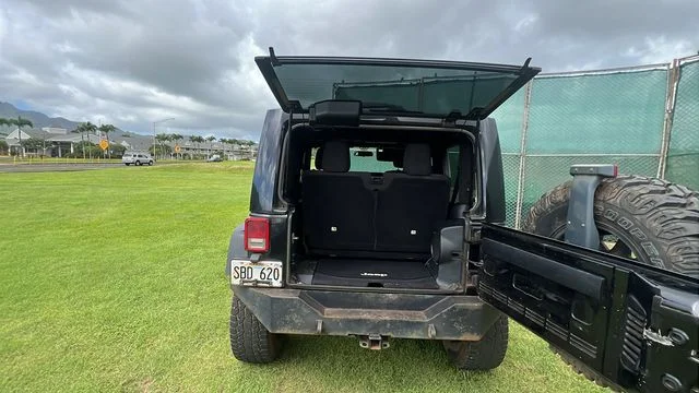 Used 2012 Black Jeep Sahara image 10