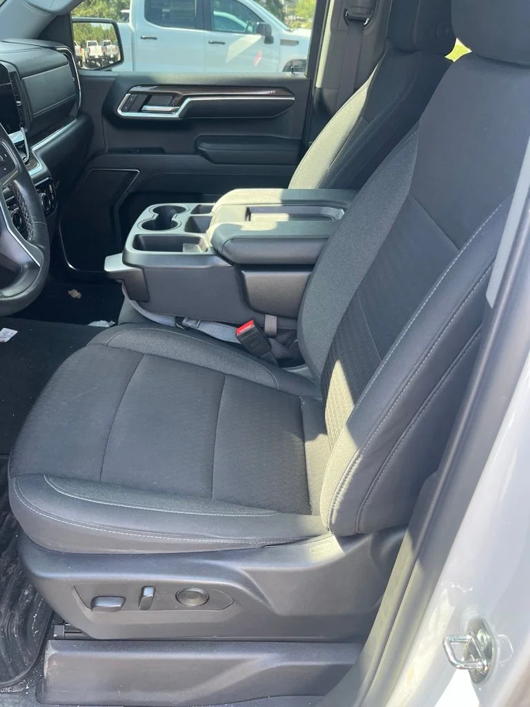 Used 2024 Summit White Chevrolet LT image 6