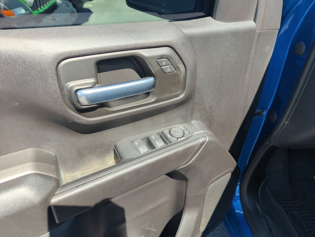 Used 2022 Blue Chevrolet Custom image 18